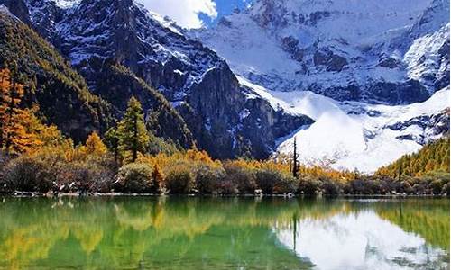 香格里拉雪山照片_香格里拉旅游攻略景点大全雪山